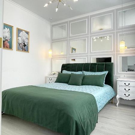 Luxury Emerald Apartments 이르핀 외부 사진