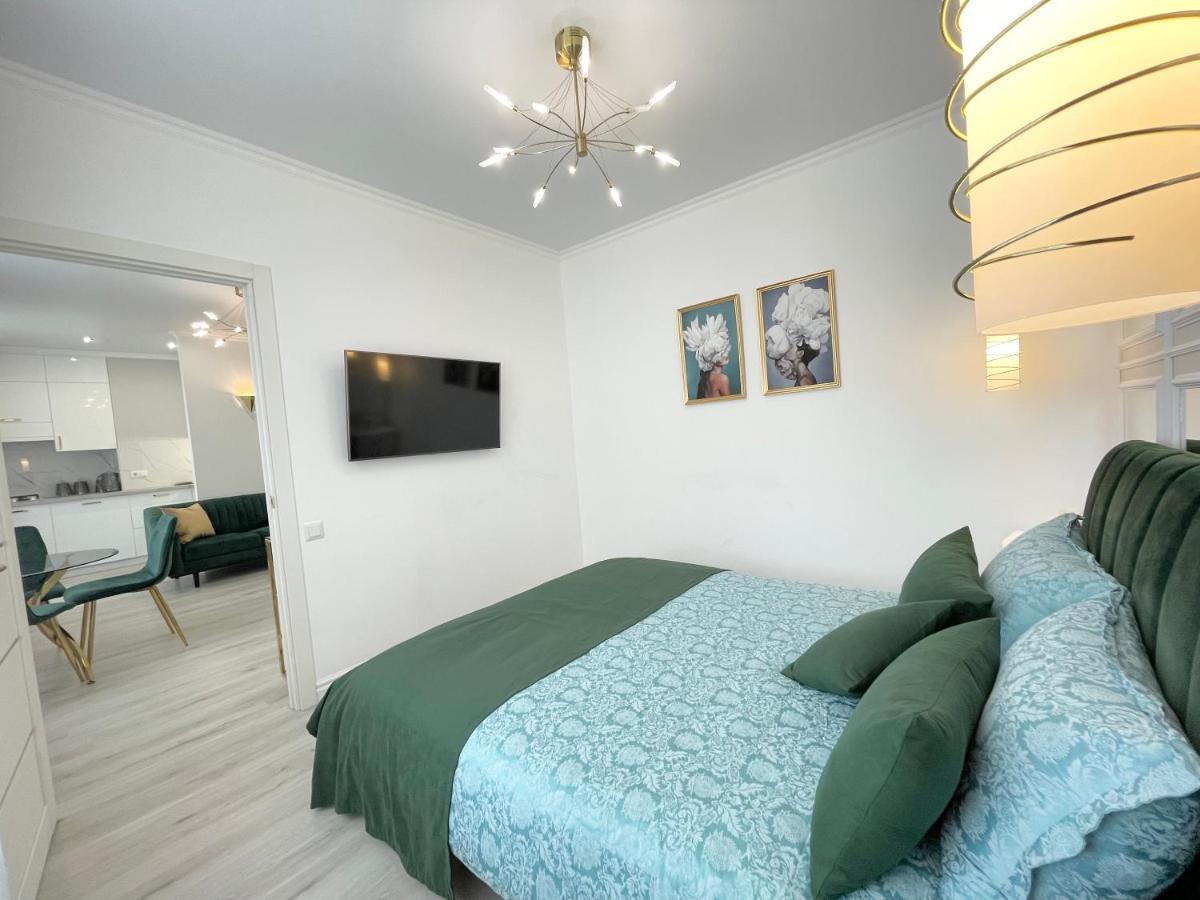 Luxury Emerald Apartments 이르핀 외부 사진